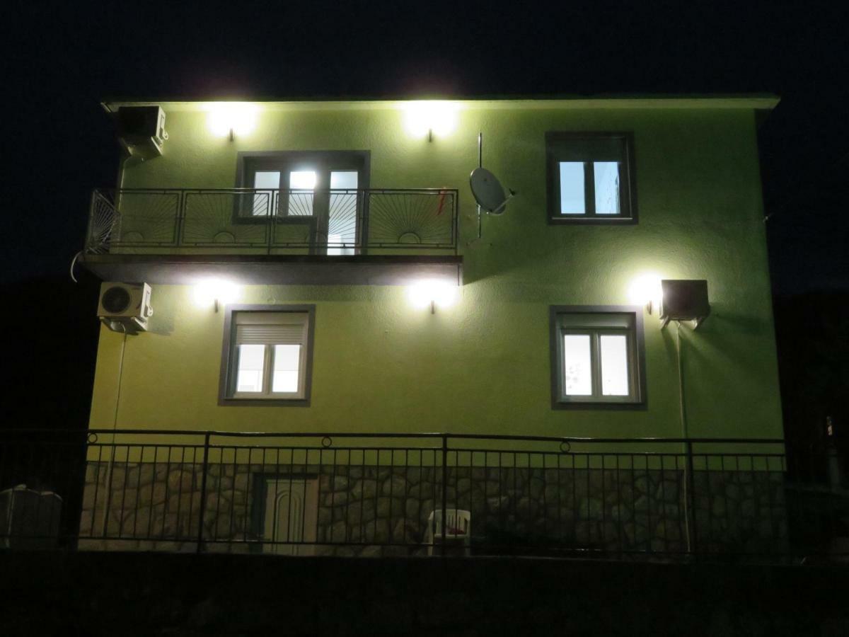Apartments La Bombonera Starigrad Paklenica Exterior foto