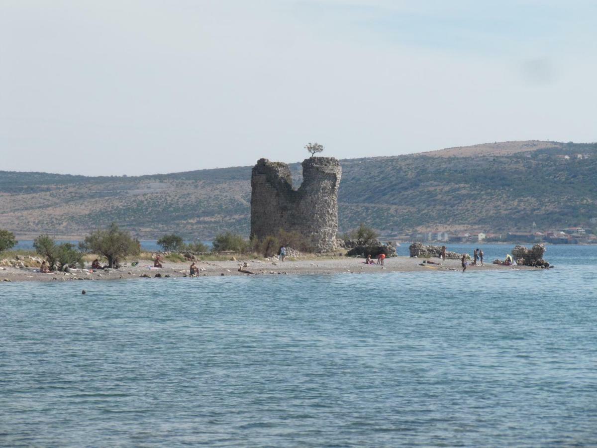 Apartments La Bombonera Starigrad Paklenica Exterior foto
